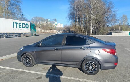 Hyundai Solaris II рестайлинг, 2011 год, 700 000 рублей, 8 фотография