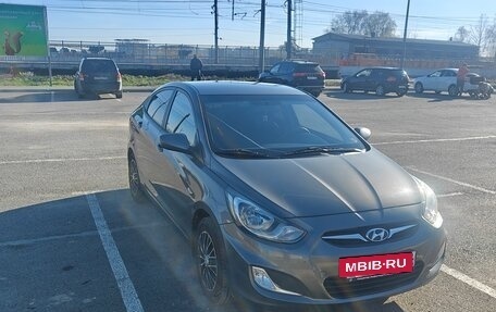 Hyundai Solaris II рестайлинг, 2011 год, 700 000 рублей, 3 фотография