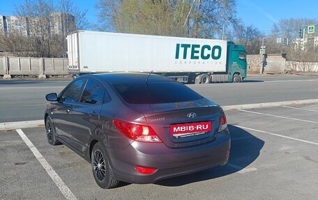 Hyundai Solaris II рестайлинг, 2011 год, 700 000 рублей, 7 фотография