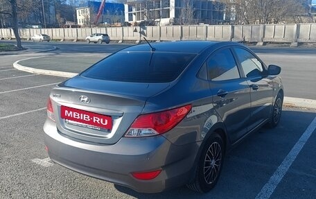 Hyundai Solaris II рестайлинг, 2011 год, 700 000 рублей, 5 фотография