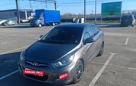 Hyundai Solaris II рестайлинг, 2011 год, 700 000 рублей, 2 фотография