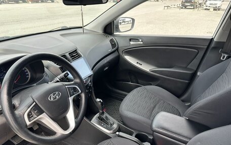 Hyundai Solaris II рестайлинг, 2015 год, 895 000 рублей, 1 фотография