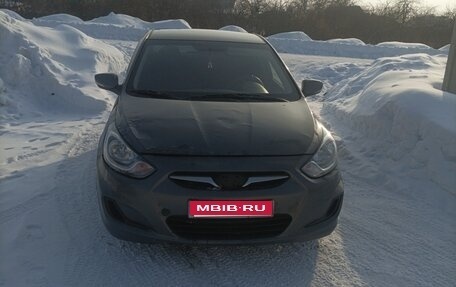 Hyundai Solaris II рестайлинг, 2012 год, 360 000 рублей, 1 фотография