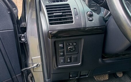 Toyota Land Cruiser Prado 150 рестайлинг 2, 2014 год, 2 950 000 рублей, 2 фотография