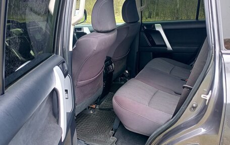 Toyota Land Cruiser Prado 150 рестайлинг 2, 2014 год, 2 950 000 рублей, 16 фотография