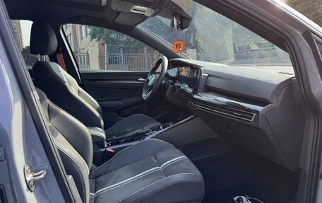 Volkswagen Golf VIII, 2022 год, 1 880 000 рублей, 13 фотография