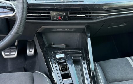 Volkswagen Golf VIII, 2022 год, 1 880 000 рублей, 12 фотография