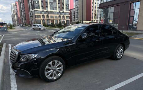 Mercedes-Benz E-Класс, 2019 год, 2 700 000 рублей, 13 фотография