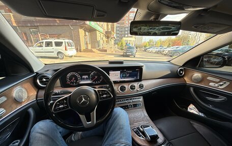 Mercedes-Benz E-Класс, 2019 год, 2 700 000 рублей, 16 фотография