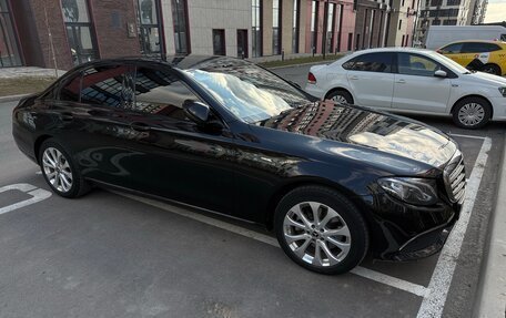 Mercedes-Benz E-Класс, 2019 год, 2 700 000 рублей, 12 фотография