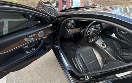 Mercedes-Benz E-Класс, 2019 год, 2 700 000 рублей, 14 фотография