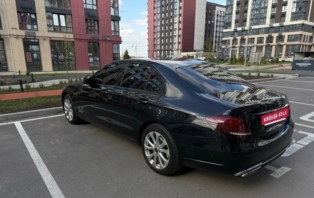 Mercedes-Benz E-Класс, 2019 год, 2 700 000 рублей, 9 фотография