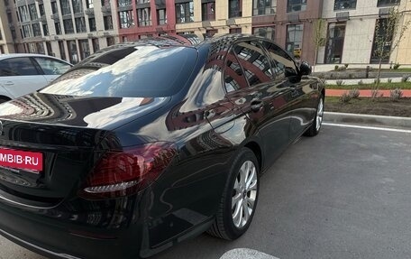 Mercedes-Benz E-Класс, 2019 год, 2 700 000 рублей, 7 фотография