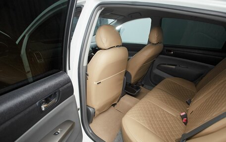 Toyota Prius, 2011 год, 919 999 рублей, 12 фотография