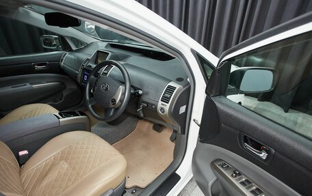 Toyota Prius, 2011 год, 919 999 рублей, 9 фотография