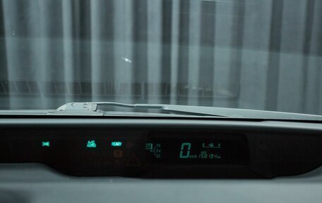 Toyota Prius, 2011 год, 919 999 рублей, 17 фотография