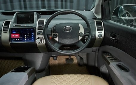 Toyota Prius, 2011 год, 919 999 рублей, 8 фотография