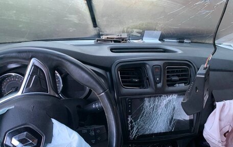 Renault Logan II, 2020 год, 579 000 рублей, 11 фотография