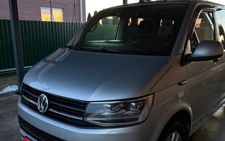 Volkswagen Multivan T6 рестайлинг, 2019 год, 4 750 000 рублей, 1 фотография