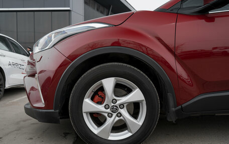 Toyota C-HR I рестайлинг, 2018 год, 2 570 000 рублей, 21 фотография