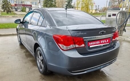 Chevrolet Cruze II, 2012 год, 800 000 рублей, 4 фотография