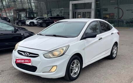 Hyundai Solaris II рестайлинг, 2013 год, 580 000 рублей, 2 фотография