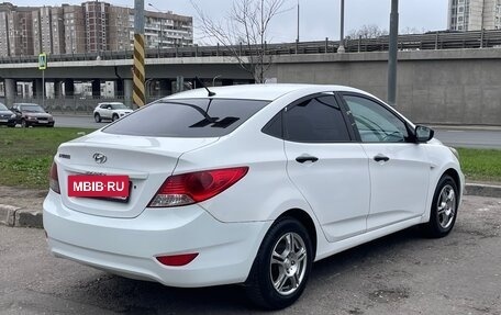 Hyundai Solaris II рестайлинг, 2013 год, 580 000 рублей, 4 фотография
