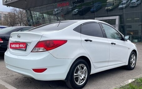 Hyundai Solaris II рестайлинг, 2013 год, 580 000 рублей, 24 фотография