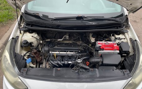 Hyundai Solaris II рестайлинг, 2013 год, 580 000 рублей, 28 фотография