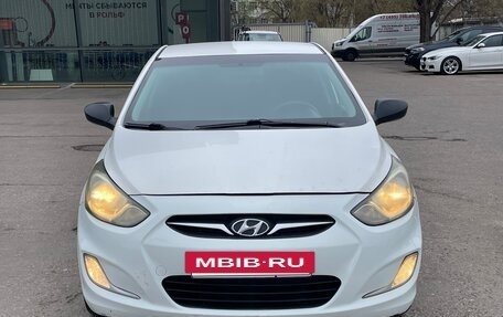 Hyundai Solaris II рестайлинг, 2013 год, 580 000 рублей, 18 фотография