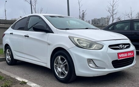 Hyundai Solaris II рестайлинг, 2013 год, 580 000 рублей, 21 фотография