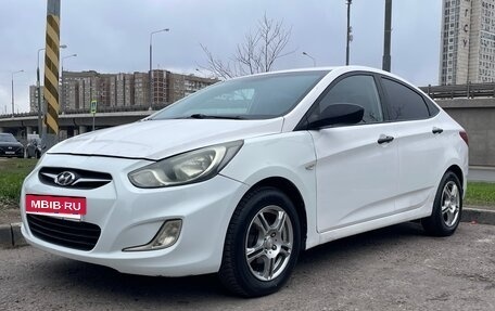 Hyundai Solaris II рестайлинг, 2013 год, 580 000 рублей, 22 фотография