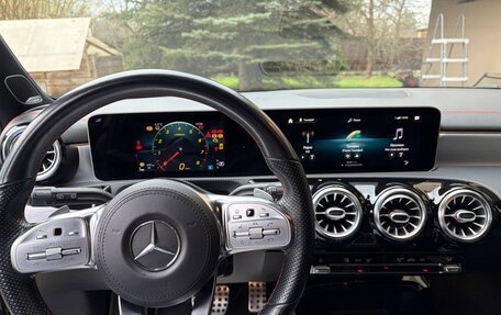 Mercedes-Benz A-Класс, 2018 год, 2 599 999 рублей, 12 фотография