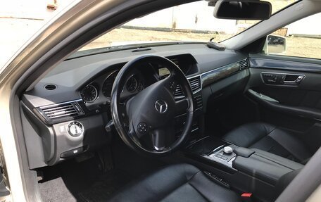 Mercedes-Benz E-Класс, 2010 год, 1 700 000 рублей, 7 фотография