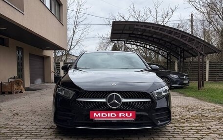 Mercedes-Benz A-Класс, 2018 год, 2 599 999 рублей, 8 фотография