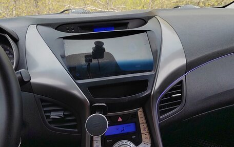 Hyundai Avante, 2011 год, 710 000 рублей, 18 фотография