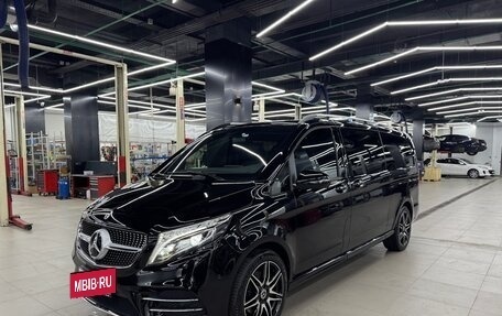 Mercedes-Benz V-Класс, 2022 год, 10 350 000 рублей, 2 фотография