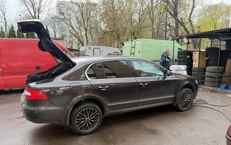 Skoda Superb III рестайлинг, 2012 год, 1 085 000 рублей, 3 фотография