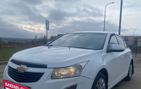 Chevrolet Cruze II, 2014 год, 810 000 рублей, 3 фотография