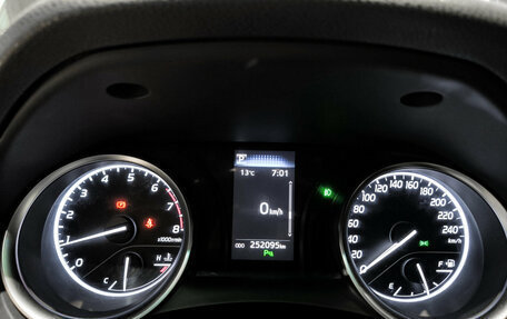 Toyota Camry, 2021 год, 2 550 000 рублей, 17 фотография