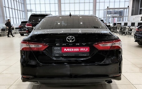 Toyota Camry, 2021 год, 2 550 000 рублей, 10 фотография