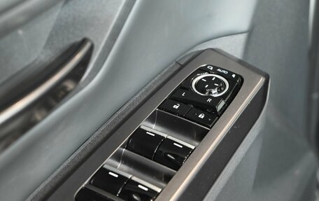 Toyota RAV4, 2025 год, 4 735 000 рублей, 15 фотография