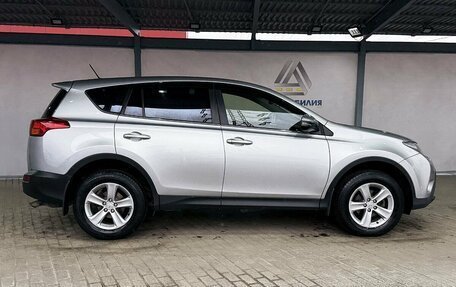 Toyota RAV4, 2013 год, 1 999 000 рублей, 6 фотография