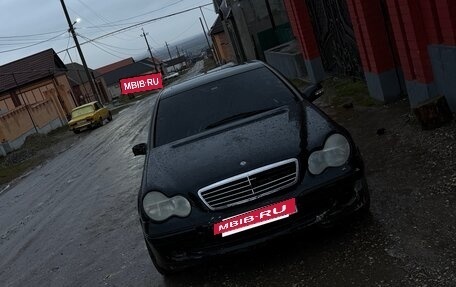 Mercedes-Benz C-Класс, 2004 год, 350 000 рублей, 9 фотография