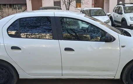 Renault Logan II, 2014 год, 370 000 рублей, 2 фотография