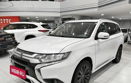 Mitsubishi Outlander III рестайлинг 3, 2022 год, 2 782 000 рублей, 5 фотография