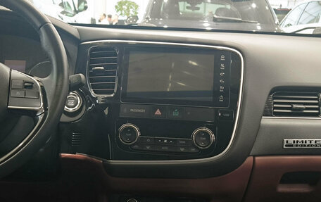 Mitsubishi Outlander III рестайлинг 3, 2022 год, 2 782 000 рублей, 19 фотография