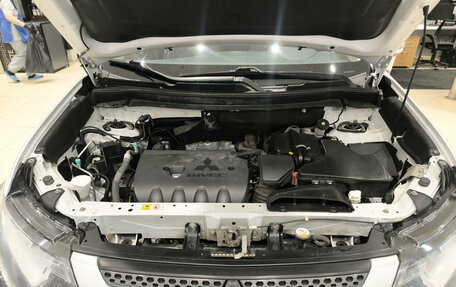 Mitsubishi Outlander III рестайлинг 3, 2022 год, 2 782 000 рублей, 13 фотография