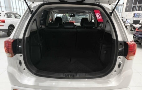 Mitsubishi Outlander III рестайлинг 3, 2022 год, 2 782 000 рублей, 14 фотография