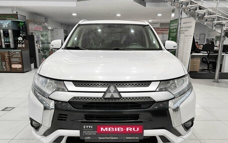 Mitsubishi Outlander III рестайлинг 3, 2022 год, 2 782 000 рублей, 6 фотография